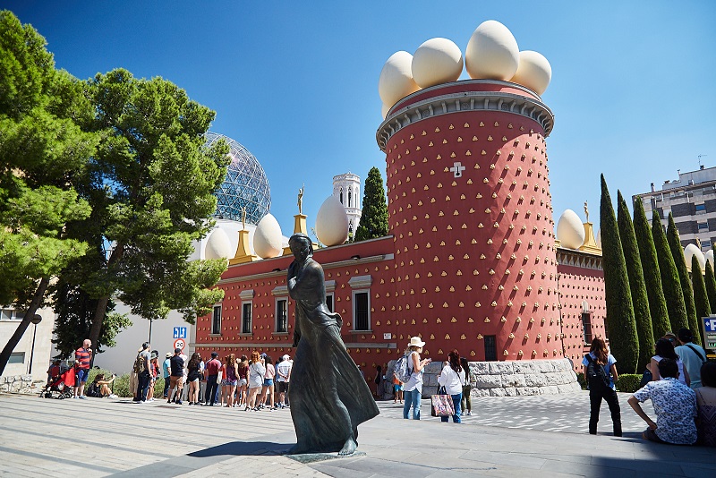Dalí’s Figueres & Girona Tour - Excursión desde Barcelona